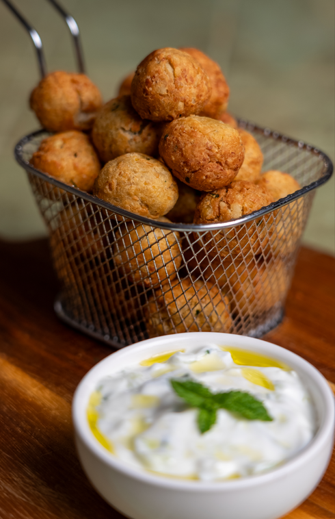 Falafel veloci con salsa tzatziki