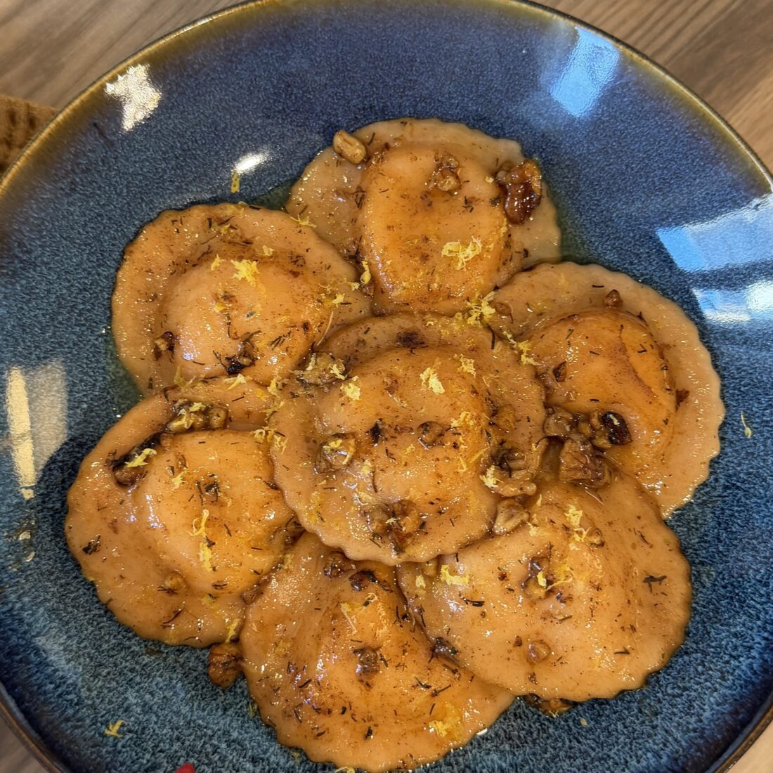 Ravioli senza glutine con salmone e aneto
