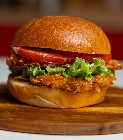 Bun soffice farcito con pollo marinato