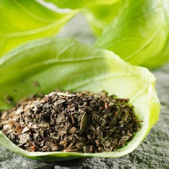 Foglie di Basilico tritate