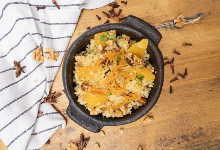 Cous cous all' arancia, anice stellato e chiodi di garofano